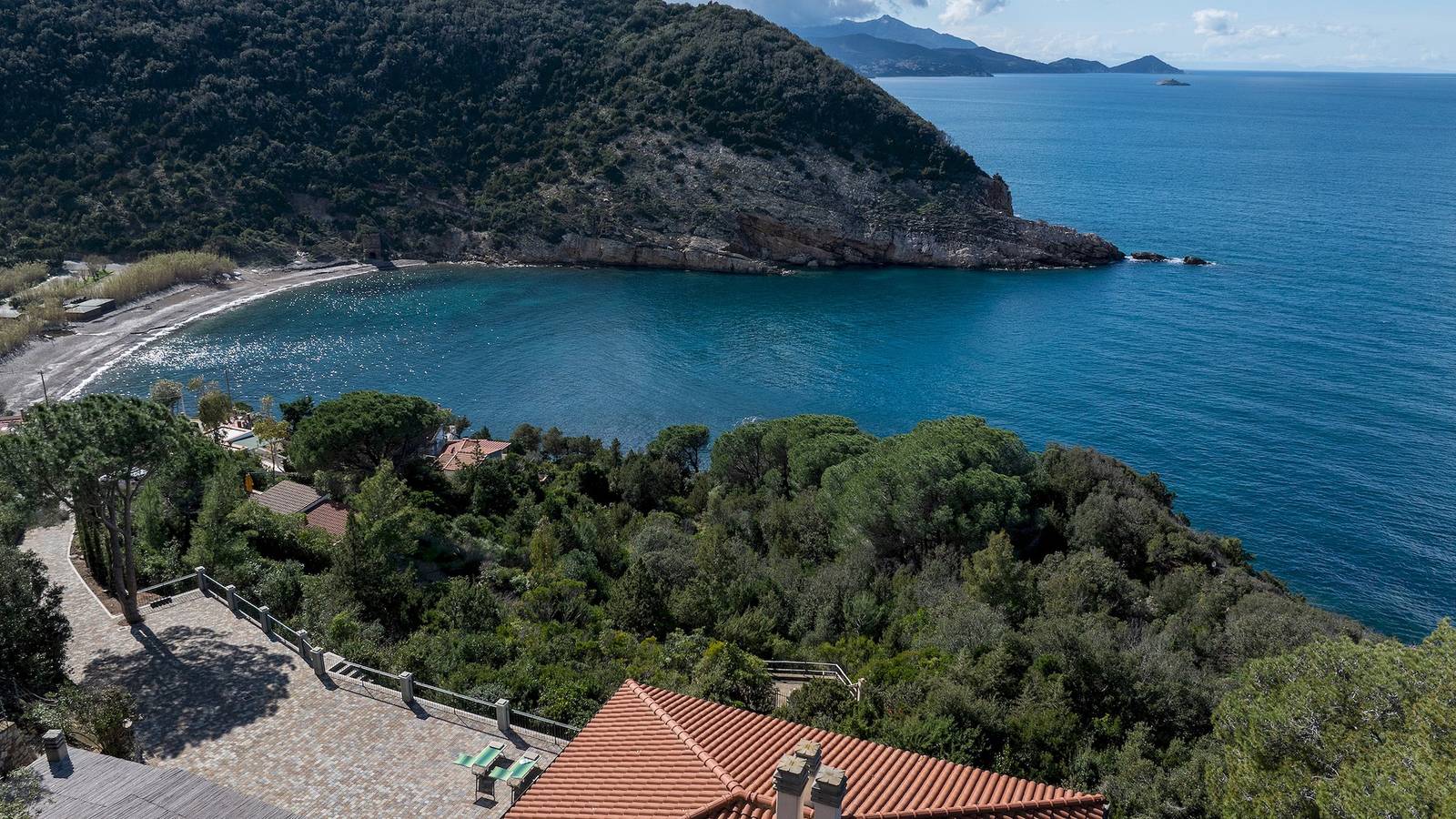 Villa für 8 Personen mit Terrasse in Nisporto, Riotorto