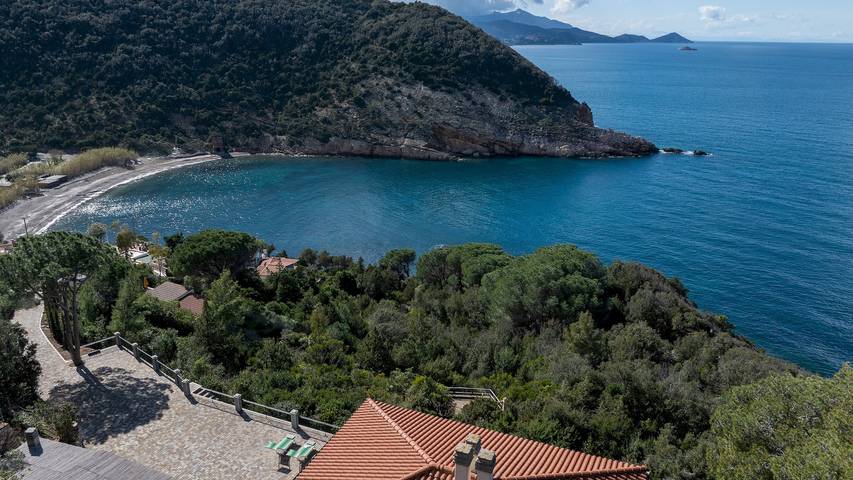 Ferienhaus für 8 Personen, mit Whirlpool und Terrasse sowie Garten