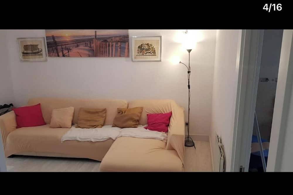 Entire apartment, Bilbao center with parking in Larrea, Barakaldo