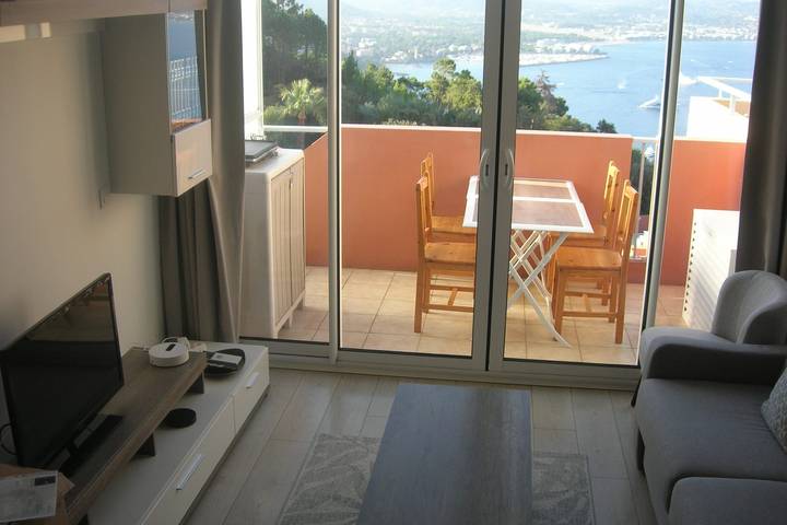 Gîte pour 4 personnes, avec piscine et terrasse à Théoule-sur-Mer - 2