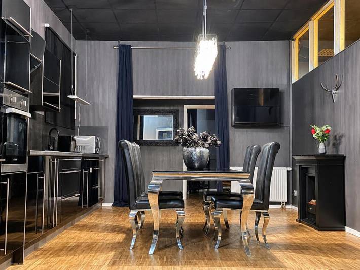 Ferienwohnung für 4 Personen, mit Balkon und Terrasse sowie Garten und Sauna in Wiesbaden - 2