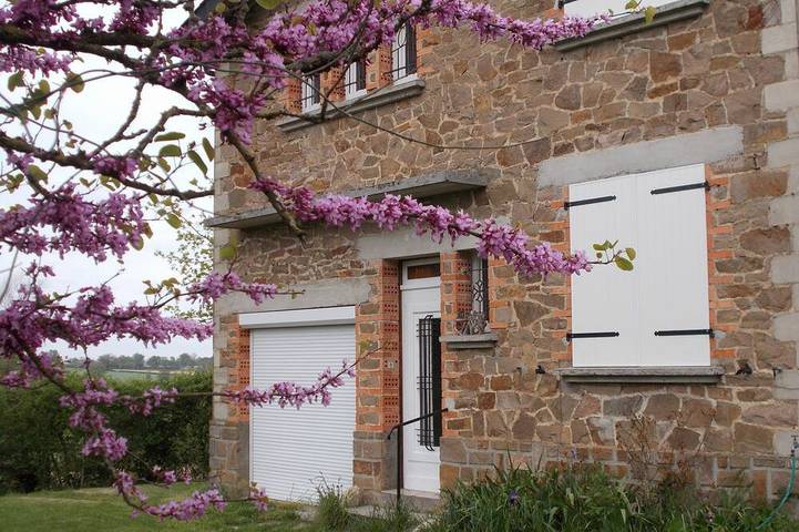 Location de vacances pour 5 personnes, avec Terrasse et Jardin à Lédergues