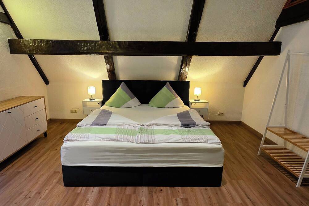 Entire apartment, Welcome to the Dachblick vacation apartment, a bright & cozy accommodation in Bad Elster, Chemnitz (region)