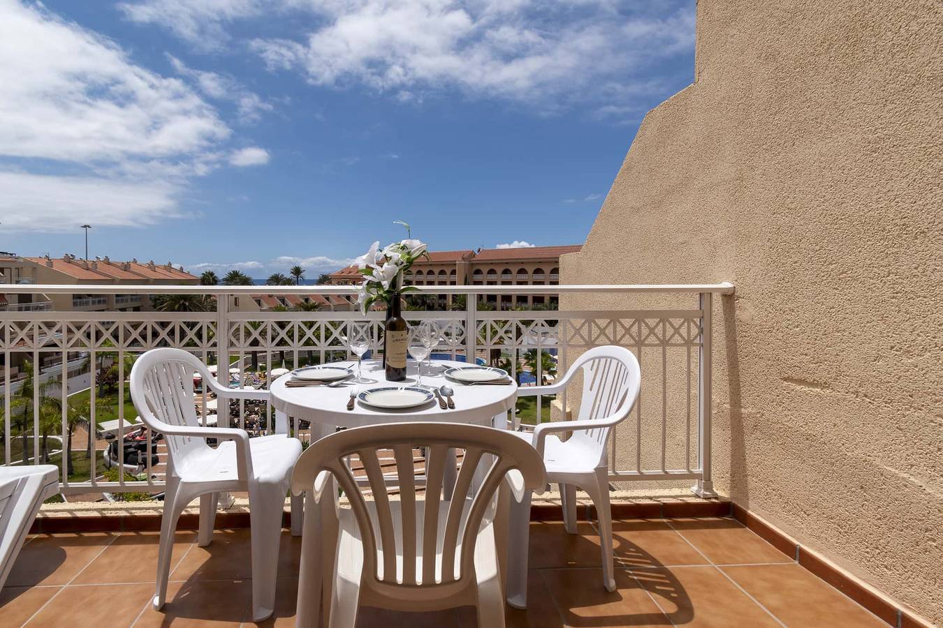 Ganze Wohnung, Ferienwohnung für 4 Personen mit Balkon/Terrasse in Playa de las Américas, Arona