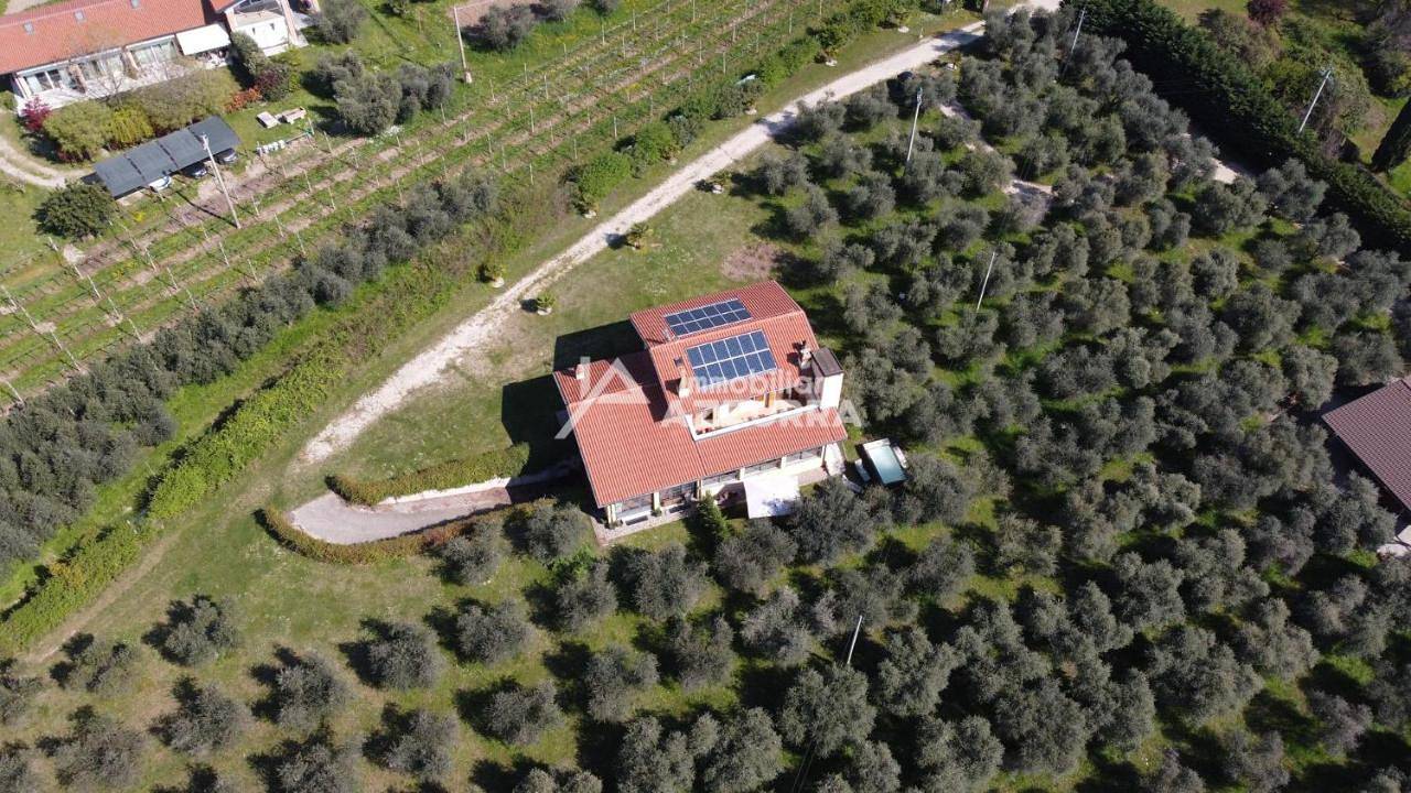 Villa i Roccoli - Immobiliare Azzurra in Bardolino, Gardasee-Berge
