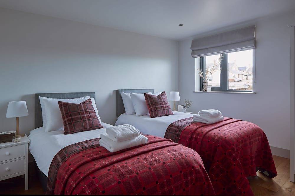 Rock Lobster - a family friendly that sleeps 8 guests in 4 bedrooms in Craster, Northumberland