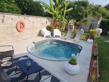 Cottage pour 6 personnes, avec jardin ainsi que piscine et vue à Savigny-le-Temple