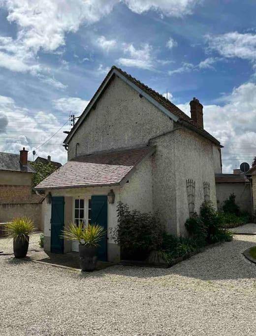 Location de vacances pour 2 personnes, avec jardin et vue dans Ymeray