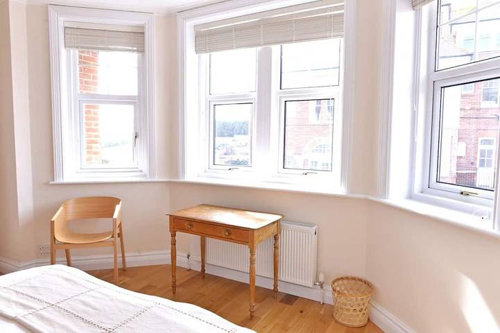 Apartamento entero, Sea Dreams - apartamento familiar con balcón y vistas al mar in Eastbourne, Sussex Oriental