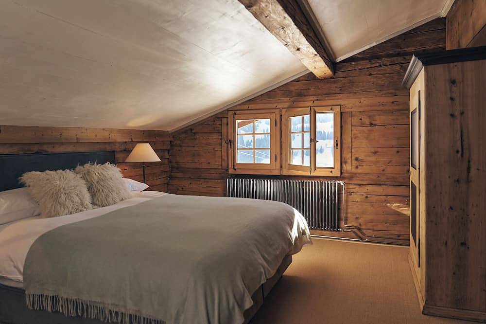 Chalet Lion Rouge: located on top of the picturesque village of Rougemont in Rougemont, Alpes Vaudoises