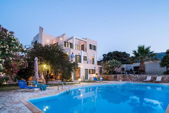 Ferienwohnung für 3 Personen, mit Balkon und Terrasse sowie Garten und Pool in Monemvasia Gemeinde
