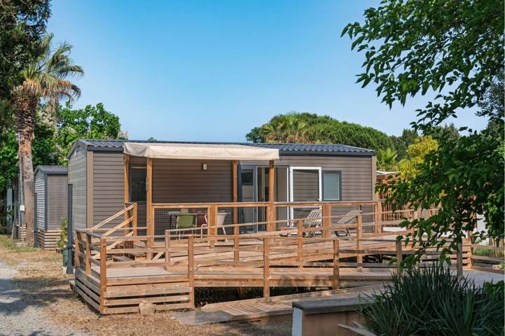 Camping für 4 Personen, mit Pool und Terrasse sowie Garten, mit Haustier in Frejus