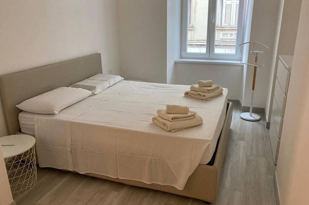 Entire apartment, Luxury Apatment + Private Garage in Trieste, Carso