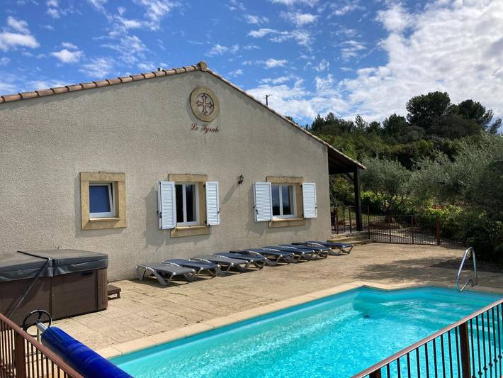 Villa confortable avec piscine in Montbrun-des-Corbières, Région de Narbonne