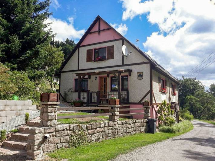 Landhaus für 4 Personen, mit Garten und Pool in Tschechien