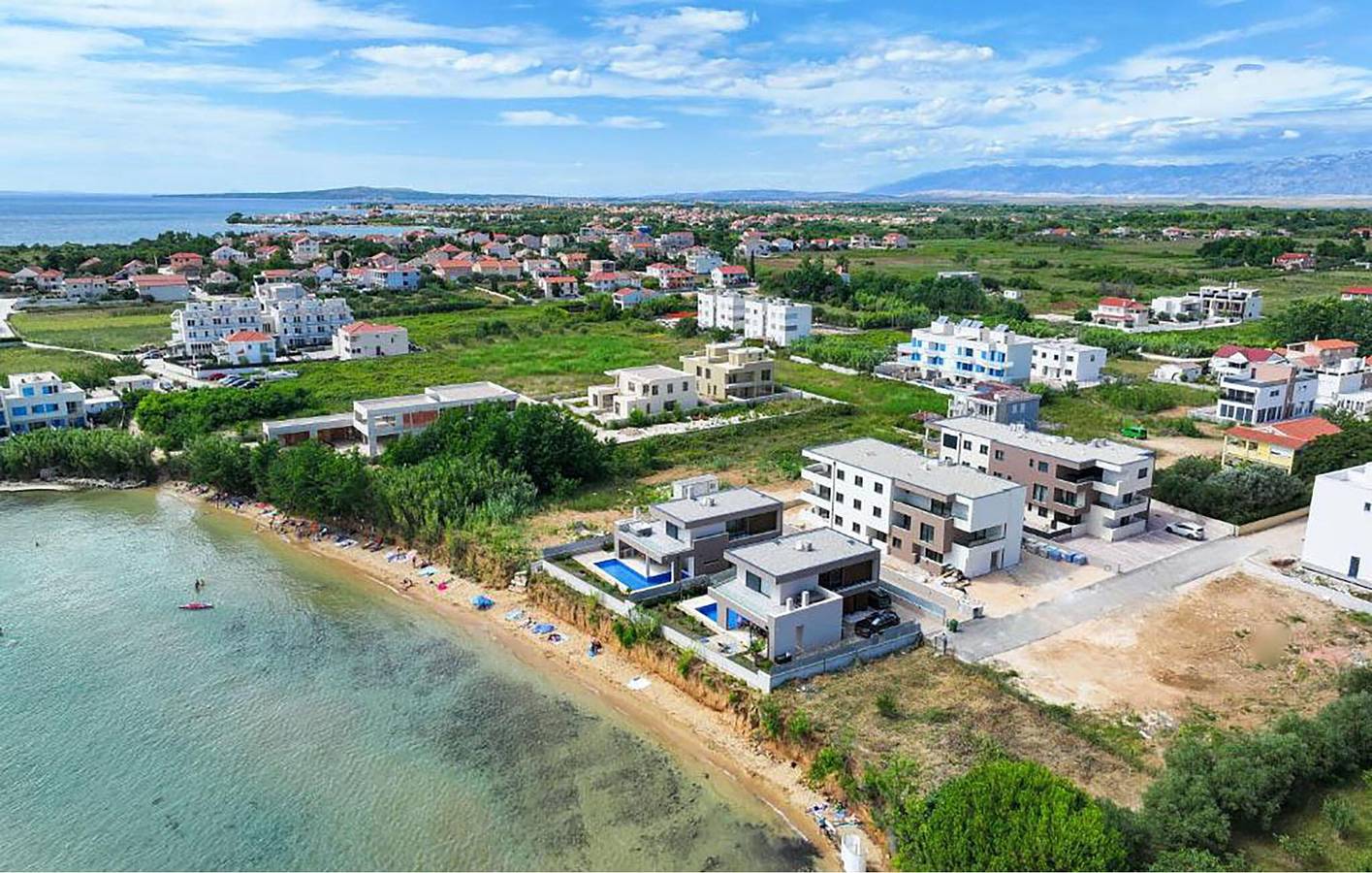 Ganze Ferienwohnung, Gemütliche Wohnung mit Terrasse, WLAN und Parkplatz, 2,5 km vom Strand entfernt in Privlaka, Zadar