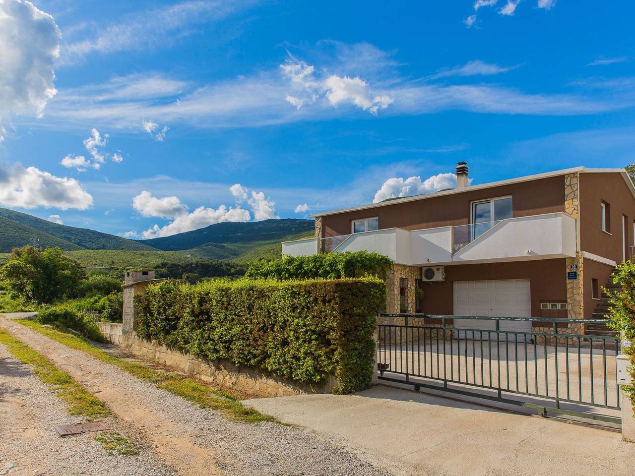 Haus zur alleinigen Nutzung in Kastel Novi, Kaštela