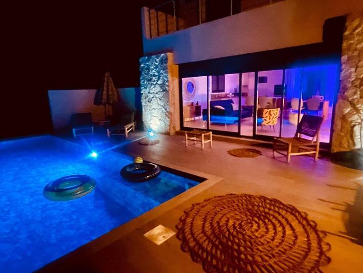 Location de vacances pour 6 personnes, avec vue ainsi que piscine et jardin à Palasca - 3