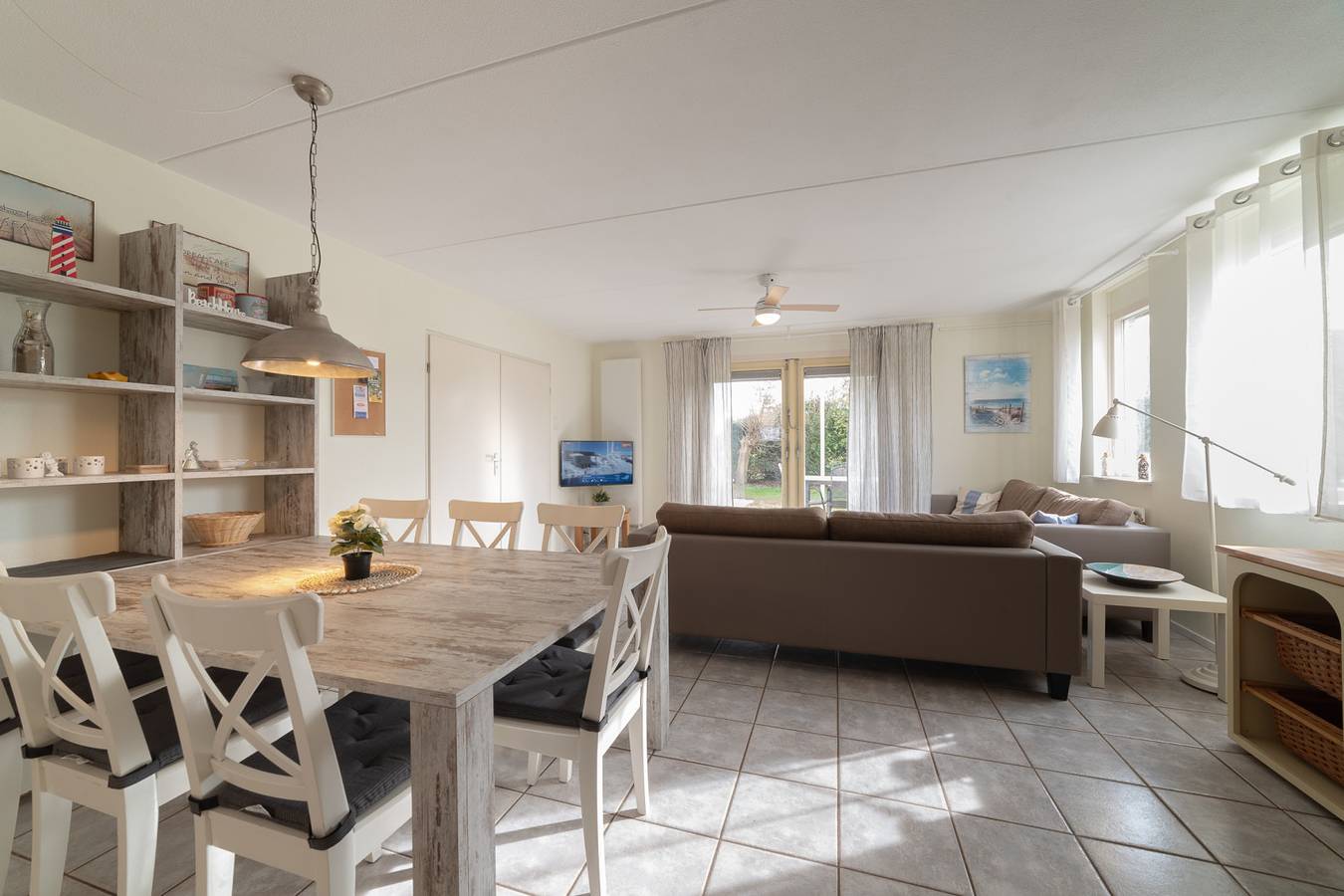 Gemütliches 6-Personen-Haus mit Sauna direkt am Deich in Niederländische Nordsee