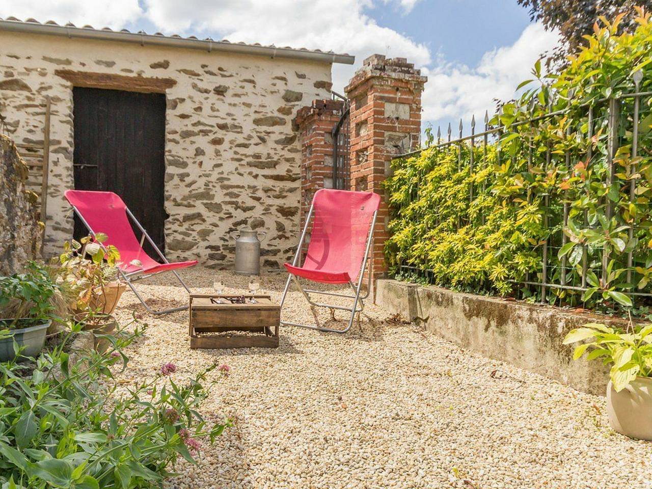 Gemütliches Gîte in renoviertem Weinkeller mit Zugang zum Internet und Fahrrädern, nahe Clisson in Monnières, Nantes und Umgebung