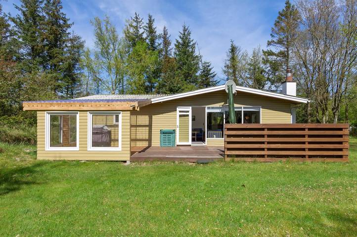 Feriehus for 6 personer, med terrasse og sauna i Sæby