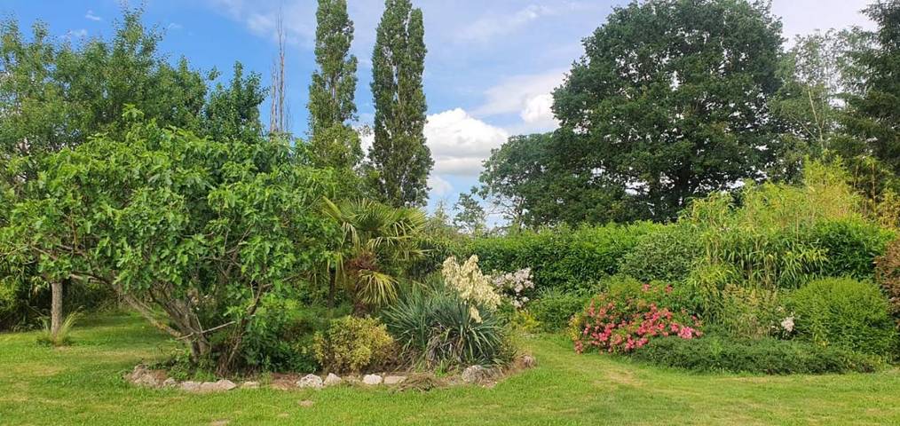Gîte pour 22 personnes, avec jardin et piscine à Saint-Martin-du-Boschet