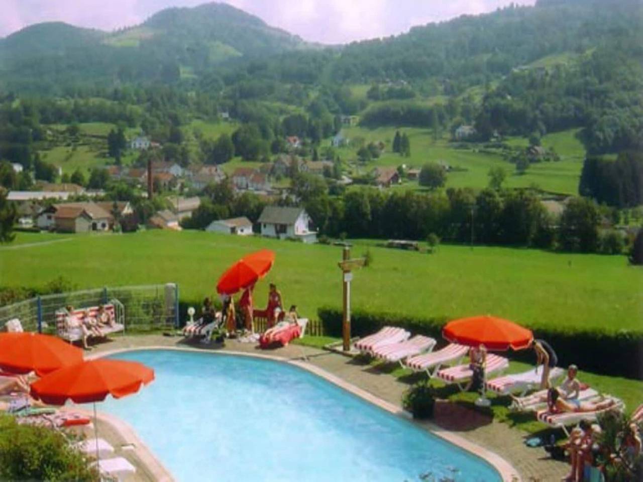 Chalet en France avec piscine et jacuzzi in Le Thillot, Région d'Épinal