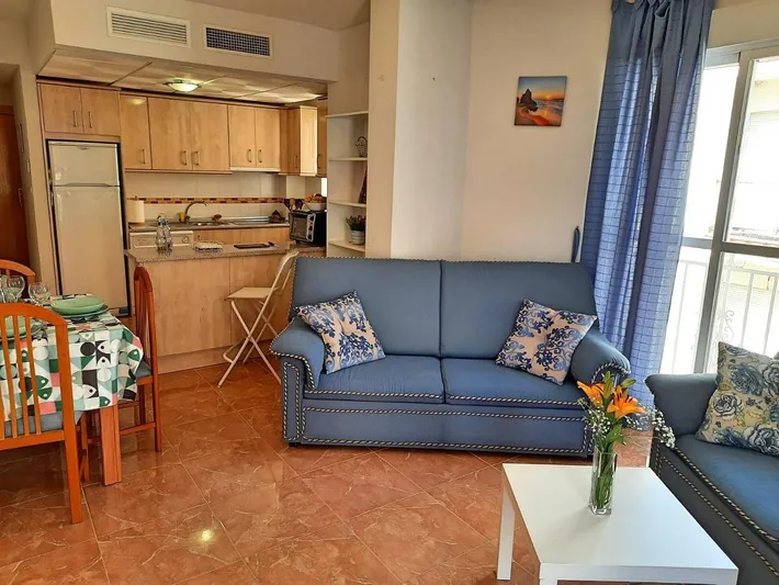 Apartamento de vacaciones para 4 personas, con vistas además de jardín y piscina - 1