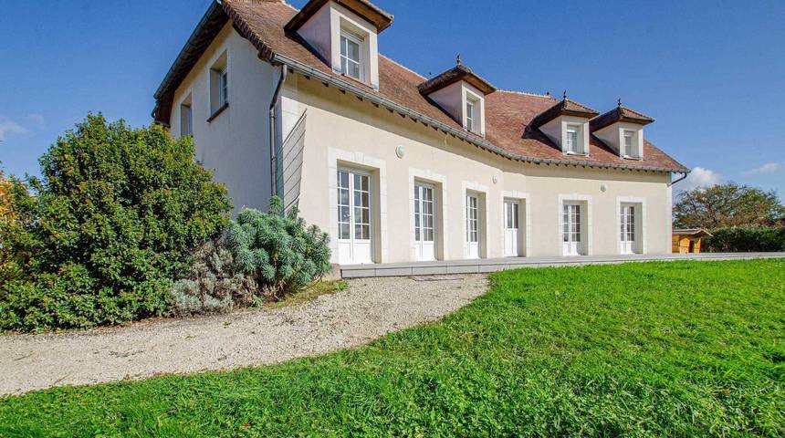 Gîte pour 14 personnes, avec Terrasse ainsi que Jardin et Vue
