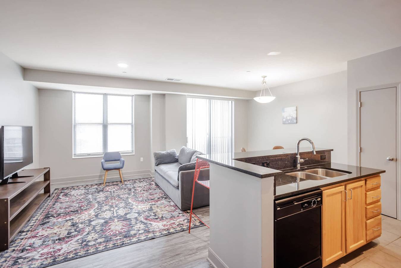 Ganze Wohnung, 1Br 1Ba Cozysuites at the Banks in Cincinnati, Hamilton County (OH)