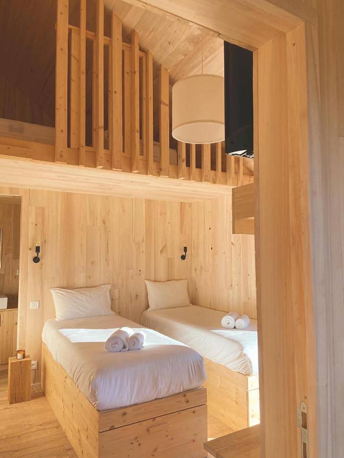 Location de vacances pour 6 personnes, avec vue ainsi que piscine et jardin à Saint-Amand-de-Coly - 4