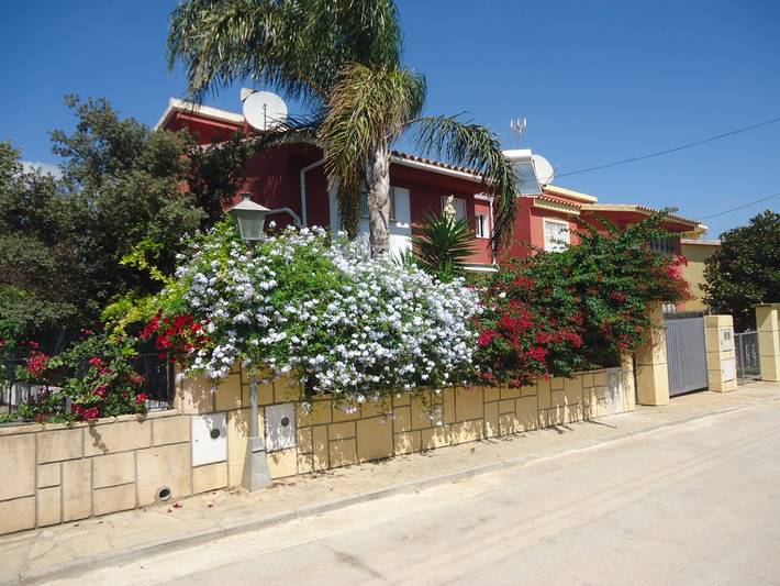 Bungalow für 7 Personen, mit Terrasse und Garten sowie Kinderpool und Pool in Peñiscola