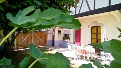 Gîte pour 2 personnes, avec terrasse et jardin en Alsace