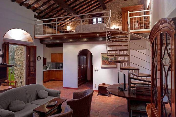 Agriturismo per 2 persone, con piscina e giardino a Volterra