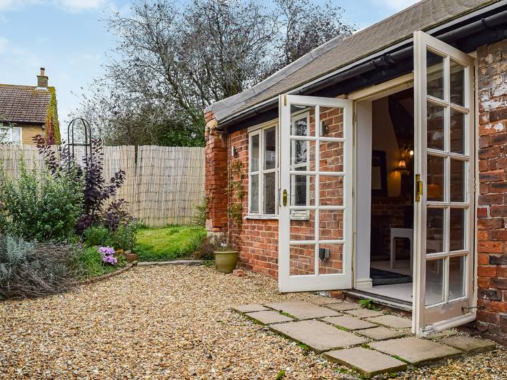 Log cabin for 4 people, with Garden in Leicestershire