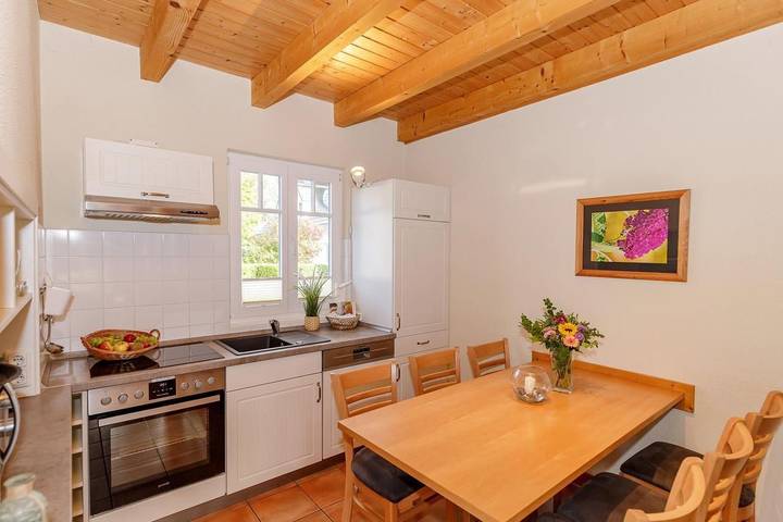 Ferienhaus für 6 Personen, mit Garten und Terrasse in Nienhagen - 3