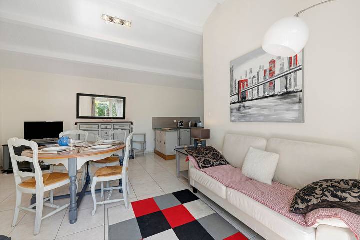 Le Gîte 2 avec terrasse privative et Wi-Fi in Olonne-sur-Mer, Les Sables-d'Olonne