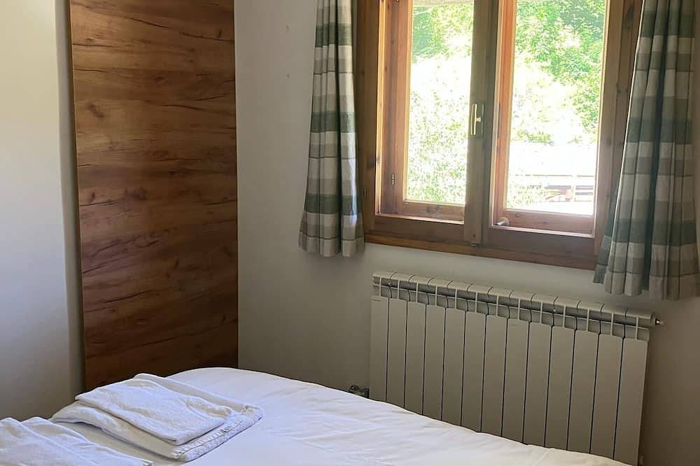 Entire apartment, Beautiful cosy penthouse ski apartment in La Thuile Aosta Valley. Pet friendly in La Thuile (town), La Thuile