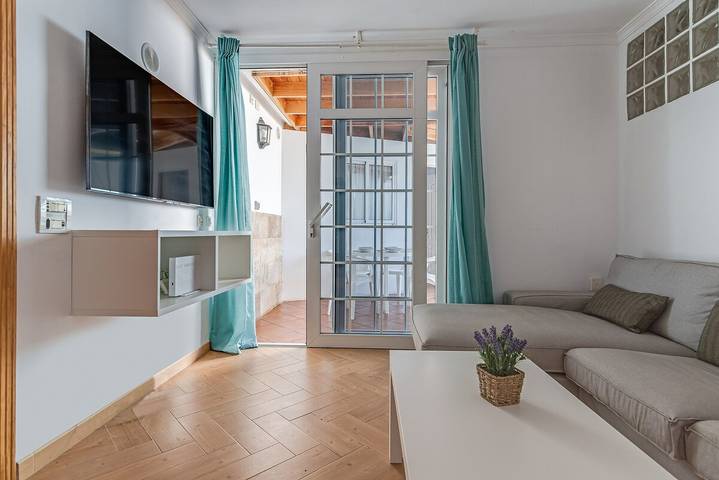 Entire apartment, Home2Book Terrace&Pool Apartment Playa del Inglés in Maspalomas, San Bartolomé de Tirajana