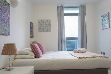 Apartment for 4 People in Bedford, Bedfordshire, Photo 1