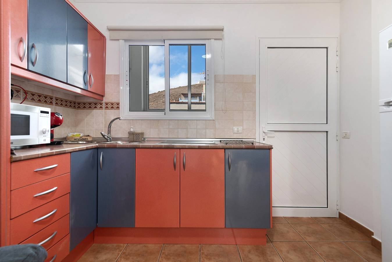 Vakantieappartement 'Unidad A' met zeezicht, wifi en airconditioning, foto 6