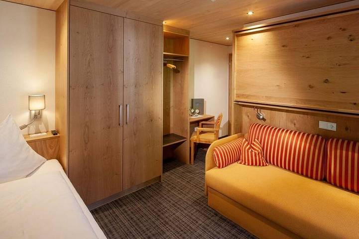 Ferienhaus für 2 Personen, mit Whirlpool und Terrasse sowie Garten und Pool