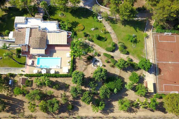 Villa Vetti, beautiful villa surrounded by greenery with swimming pool, a few km from the sea in Ugento, Gulf of Taranto