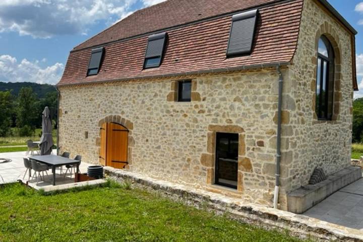 Maison de vacances pour 6 personnes, avec terrasse ainsi que jardin et piscine