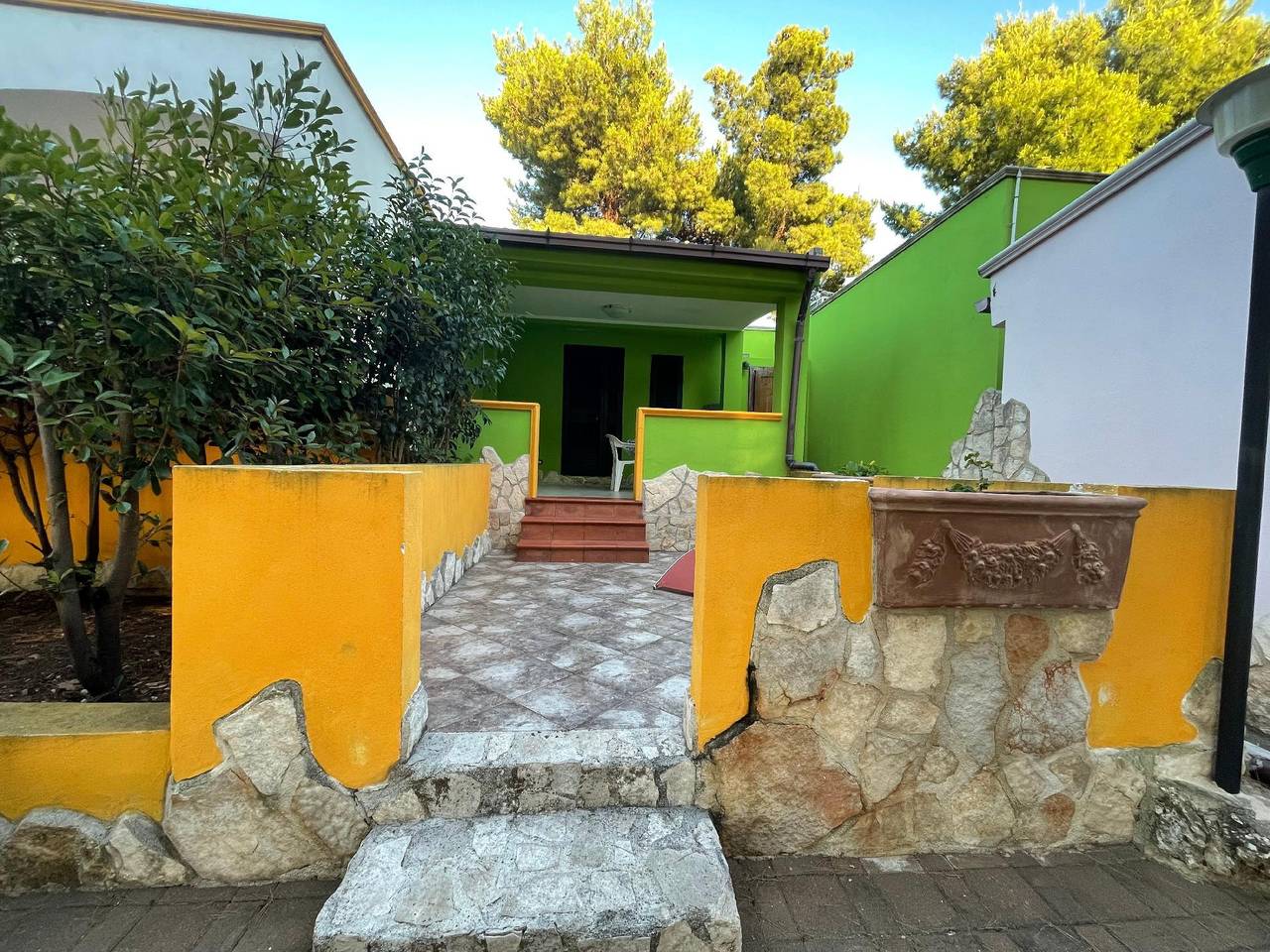 Ferienhaus 'Carla Gold' mit Wallbox in Defensola, Gargano