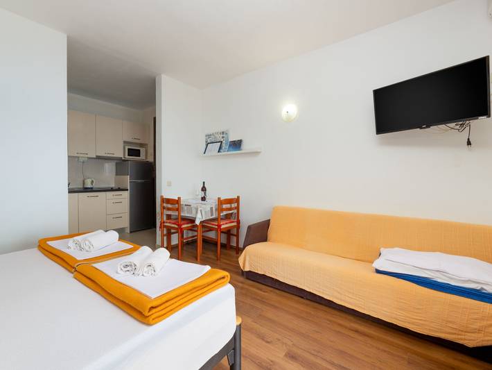 Ferienwohnung für 3 Personen, mit Terrasse und Garten in Pisak - 4