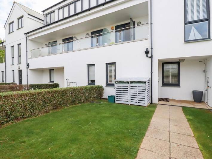 Holiday rental for 6 people, with garden and terrace as well as view in Constantine Bay