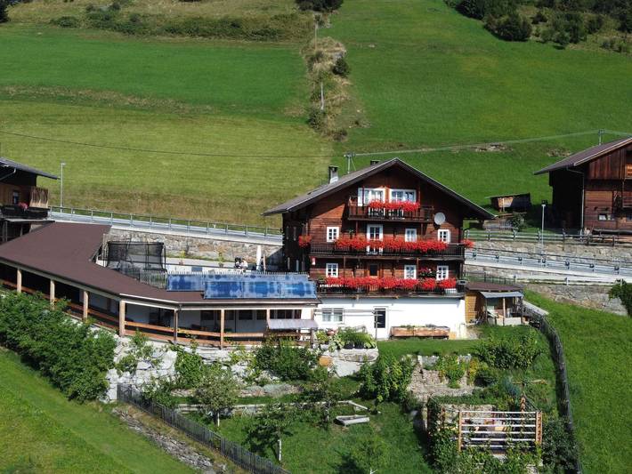 Ferienwohnung für 4 Personen, mit Balkon und Garten, kinderfreundlich in St. Veit in Defereggen