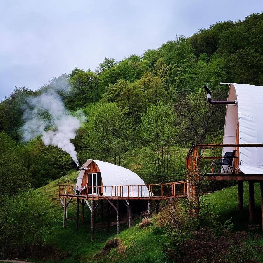 Sunrise Glamping Retreat in Walachia