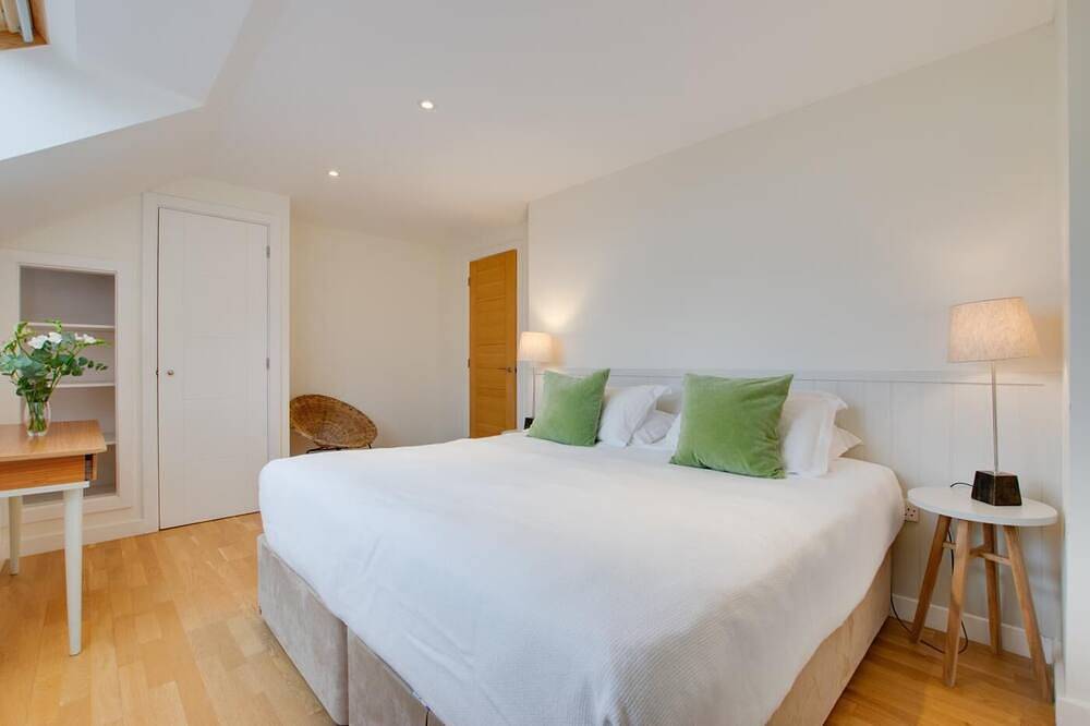 3 Bed in Trevone (oc-stcad) in Trevone, Cornwall